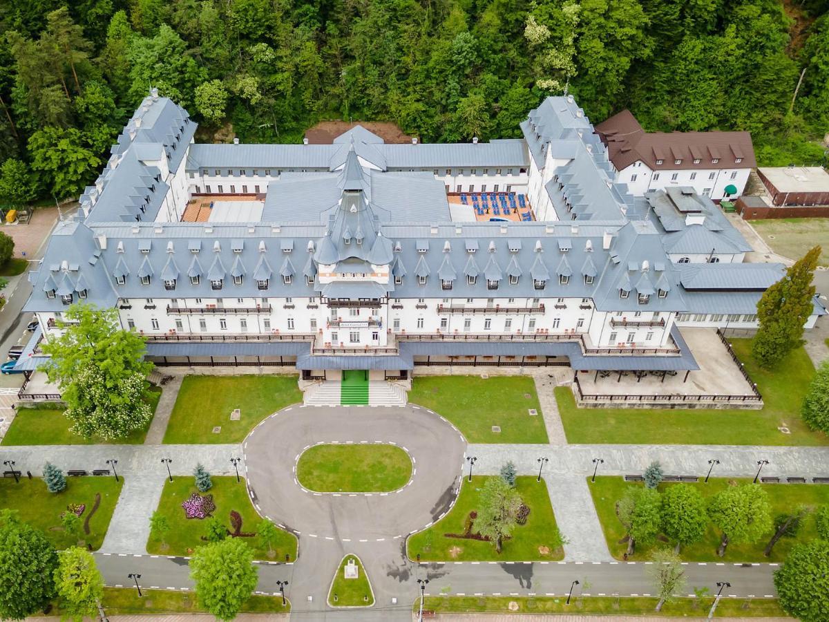 Hotel Central Calimanesti Exterior photo