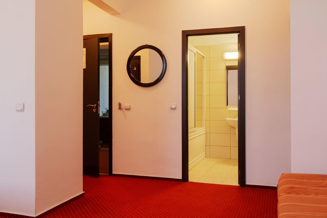 Hotel Central Calimanesti Exterior photo